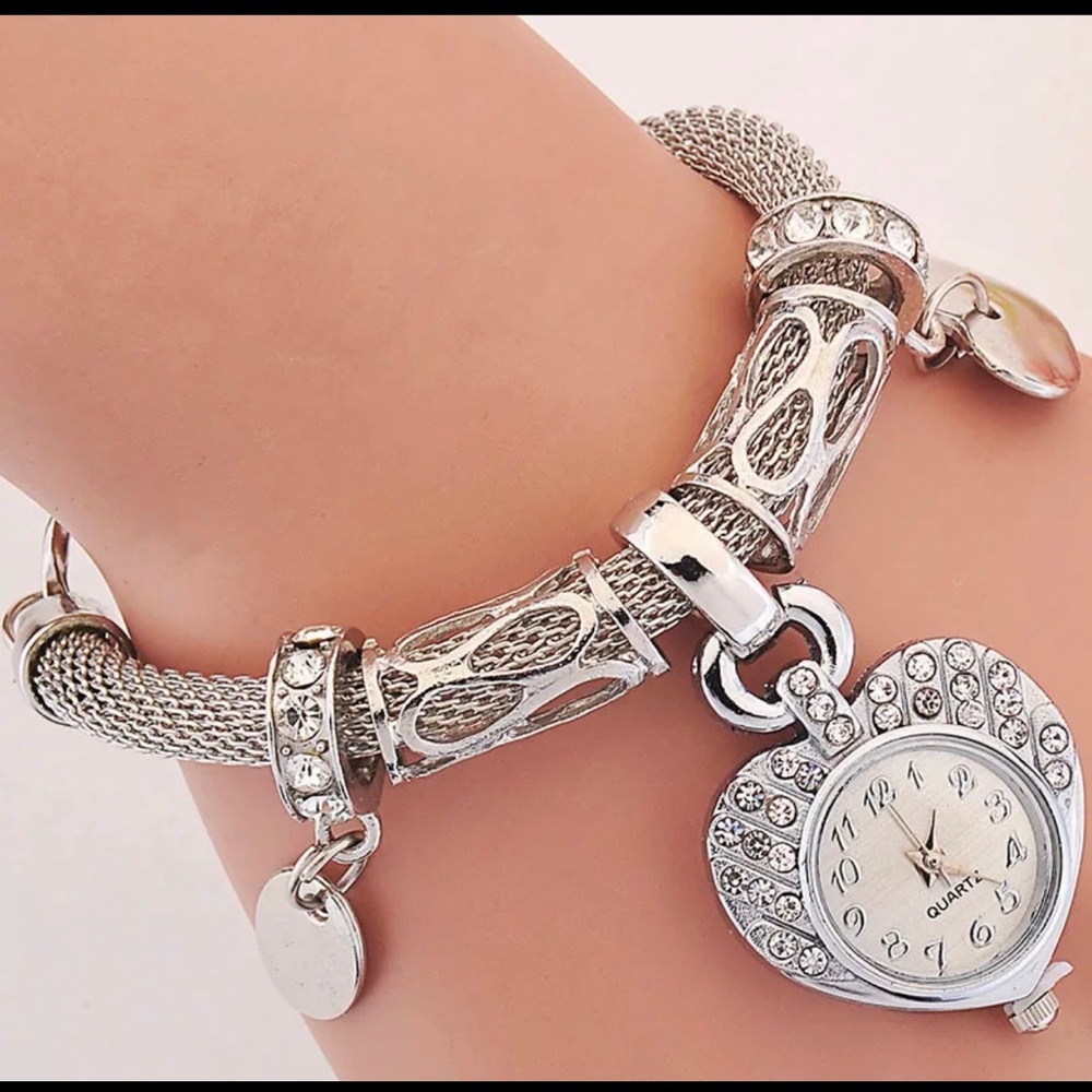 Heart Shaped Silver Quartz Bracelet Watch